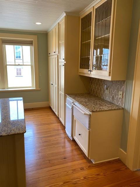 321 N Main St, Taylor, TX 76574