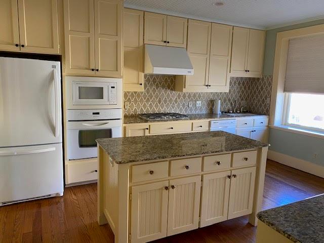 321 N Main St, Taylor, TX 76574