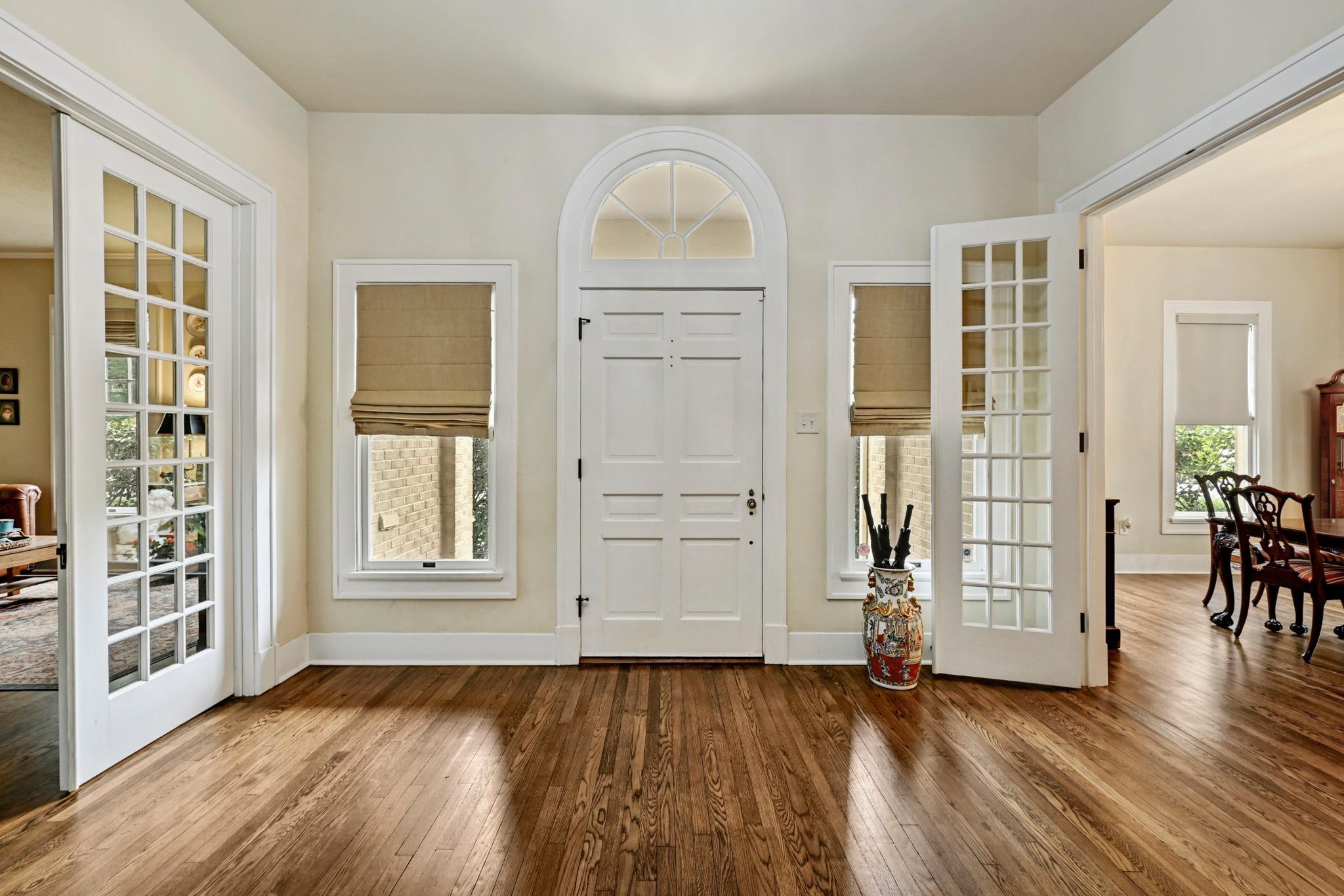 403 E Bowie St, Luling, TX 78648