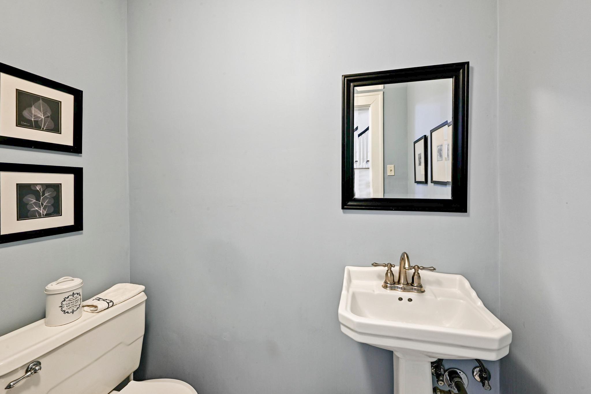 403 E Bowie St, Luling, TX 78648