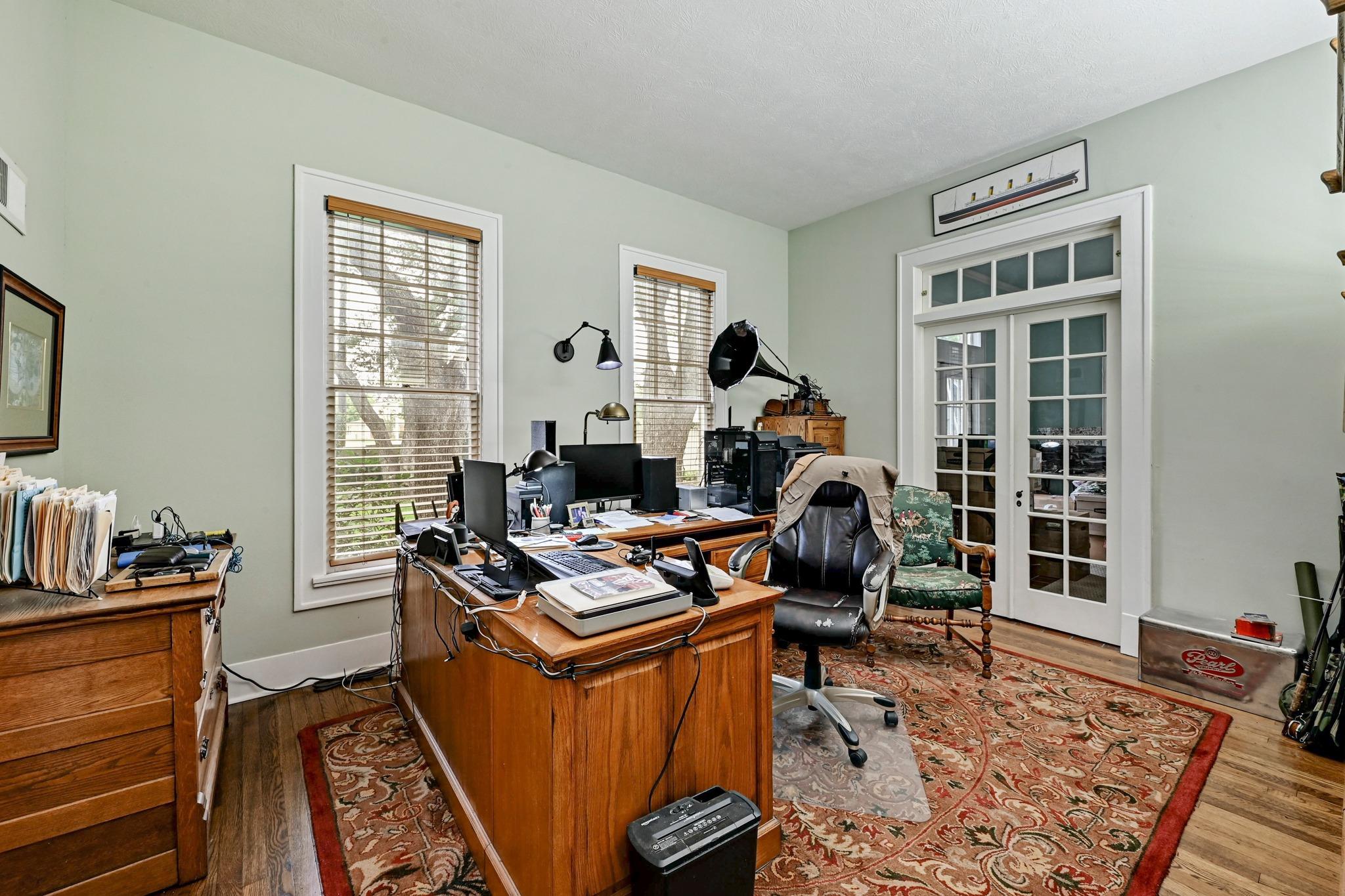 403 E Bowie St, Luling, TX 78648
