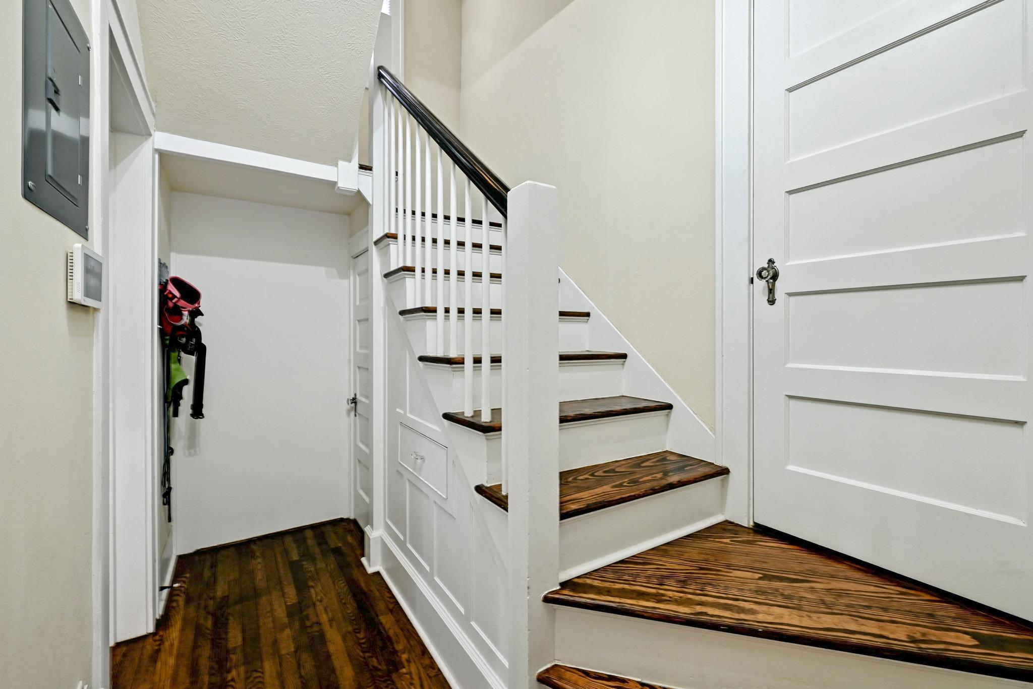 403 E Bowie St, Luling, TX 78648