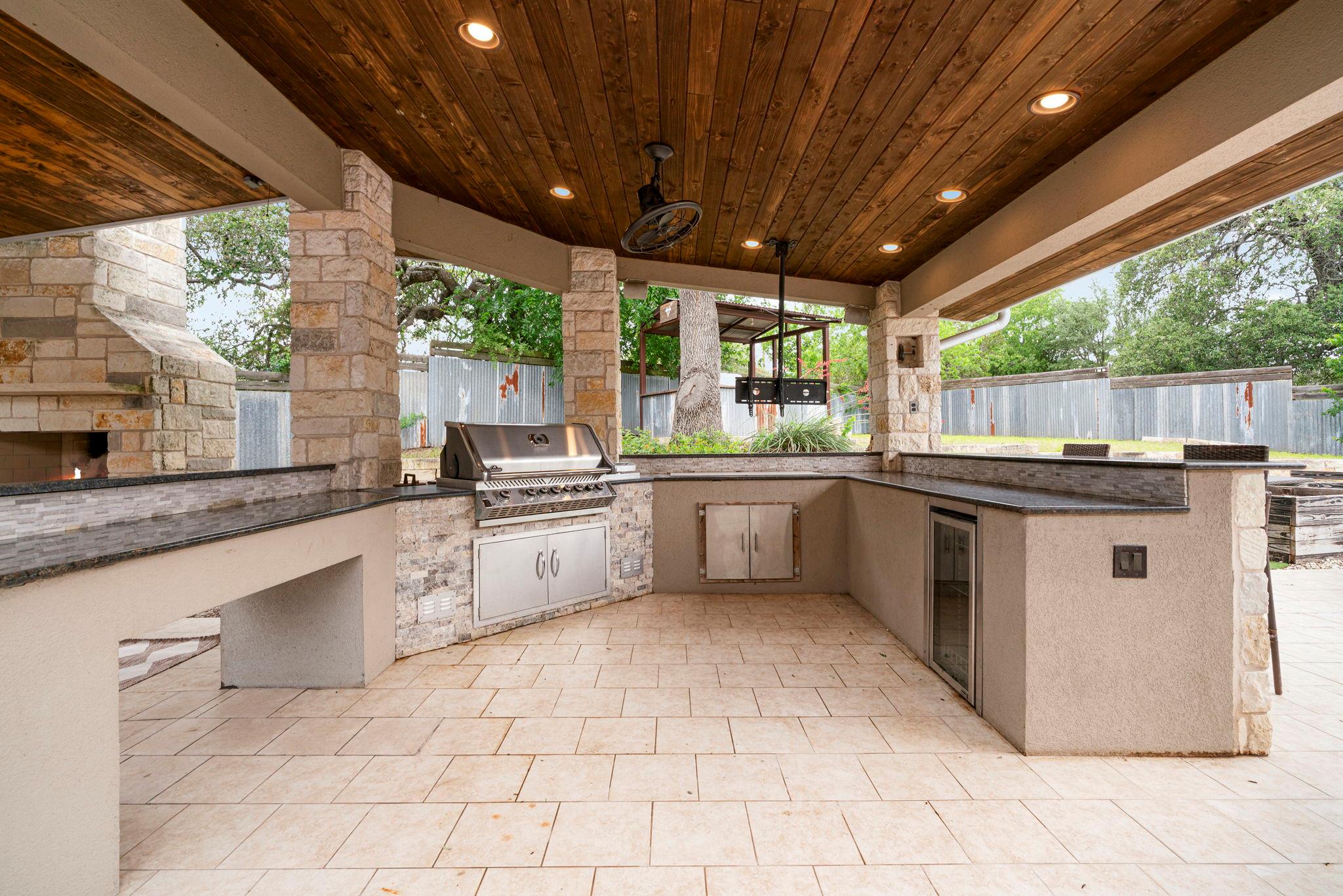 1129 Cedar Pass Rd, Driftwood, TX 78619