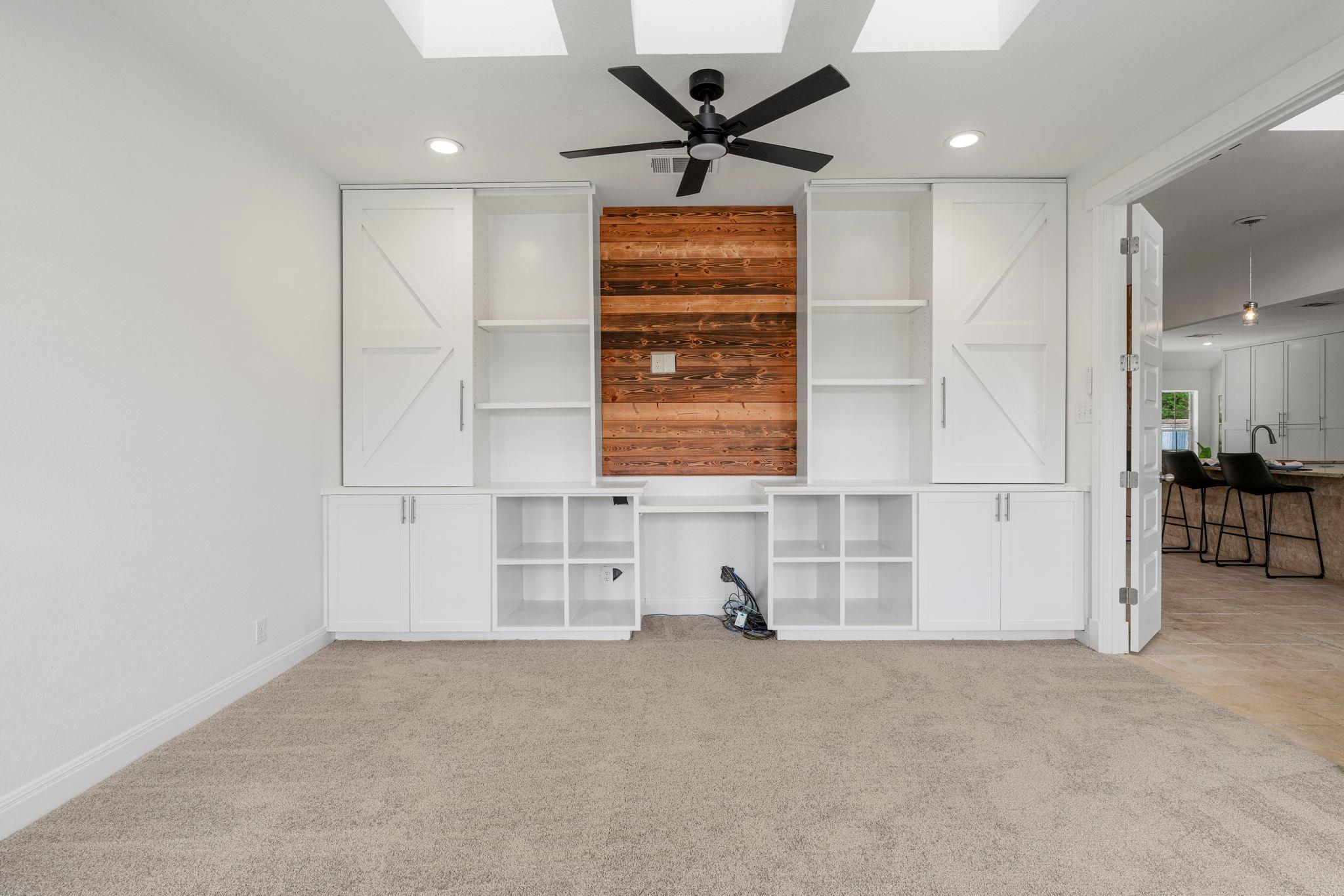 1129 Cedar Pass Rd, Driftwood, TX 78619