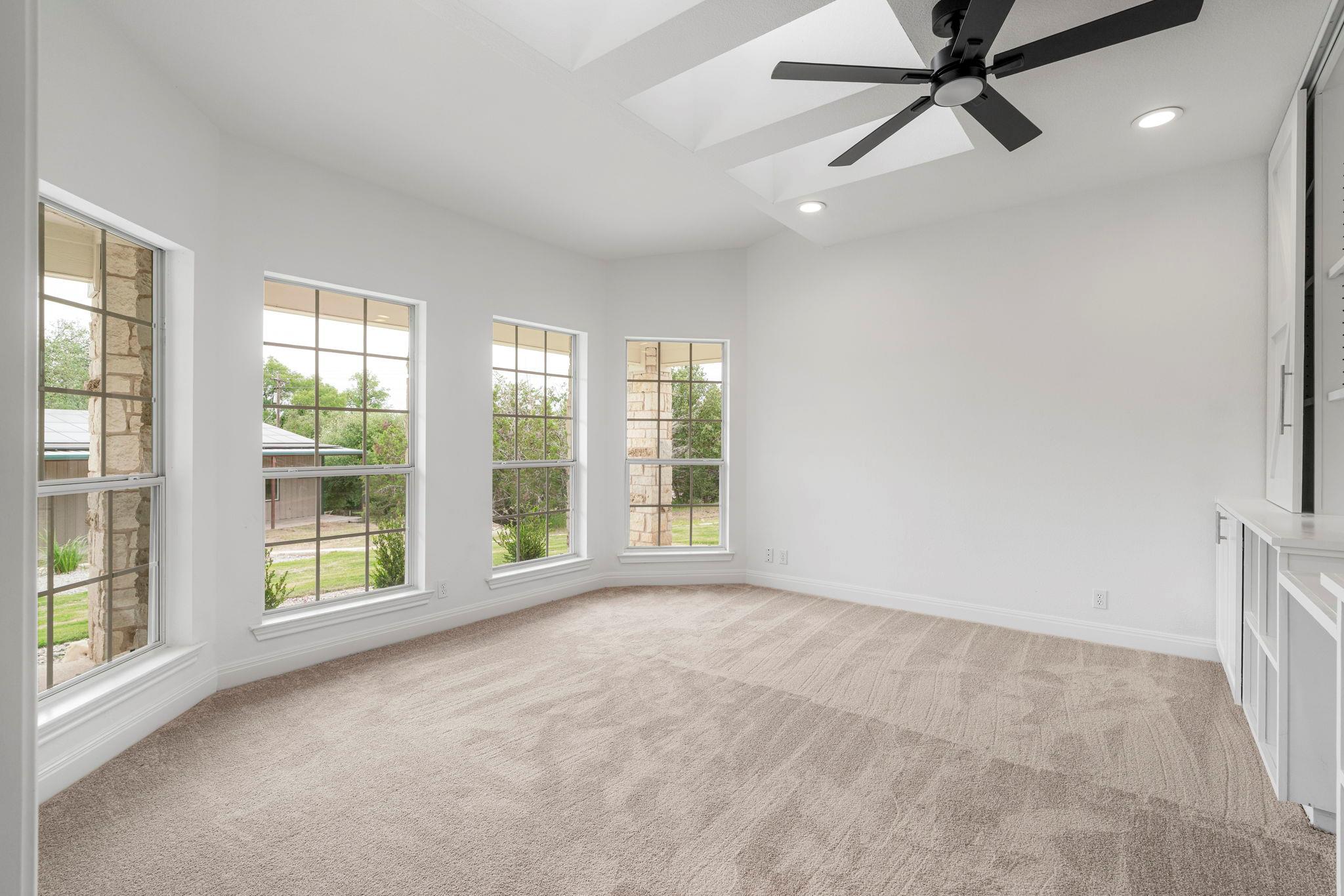 1129 Cedar Pass Rd, Driftwood, TX 78619