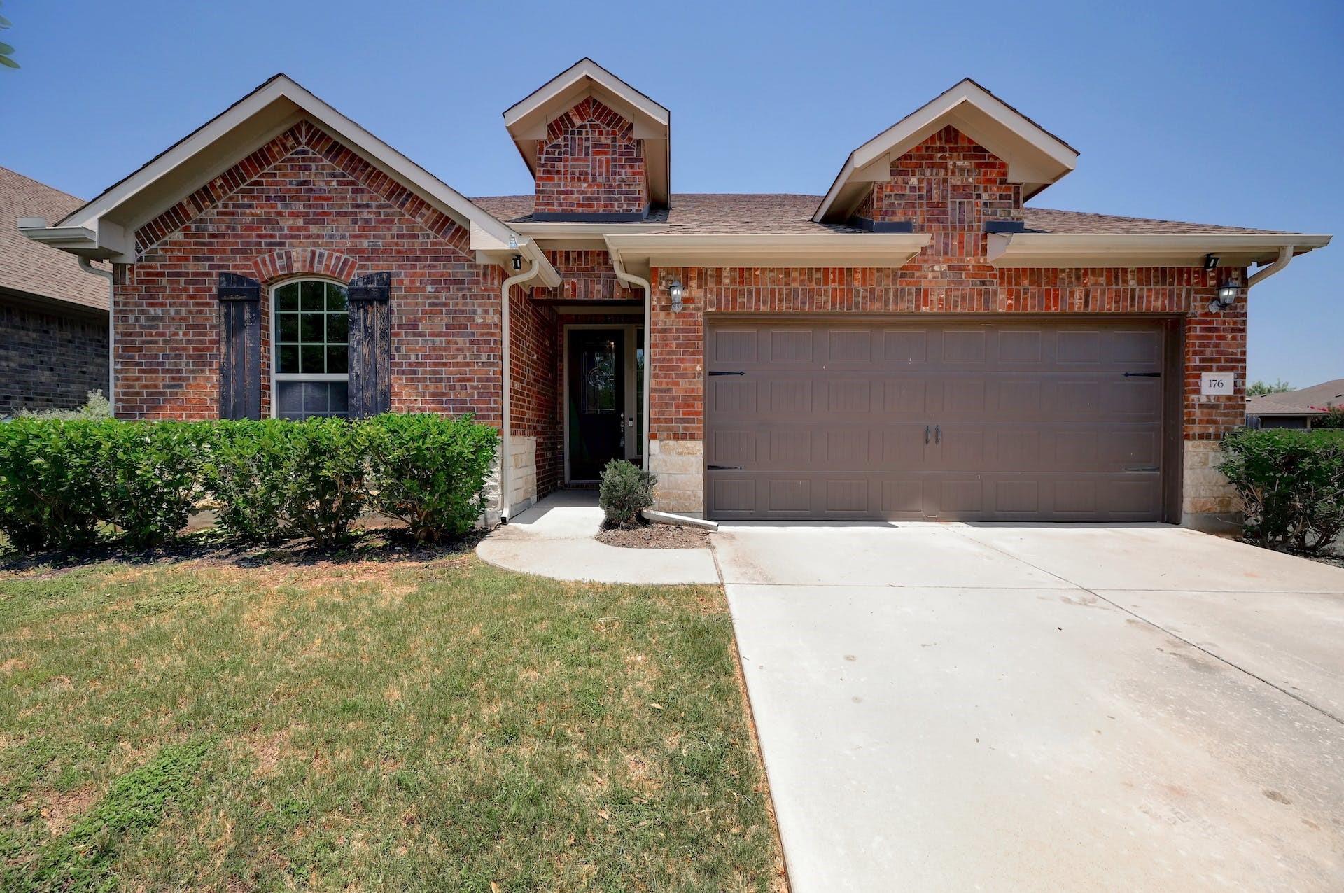 176 Flannery Ln, Buda, TX 78610