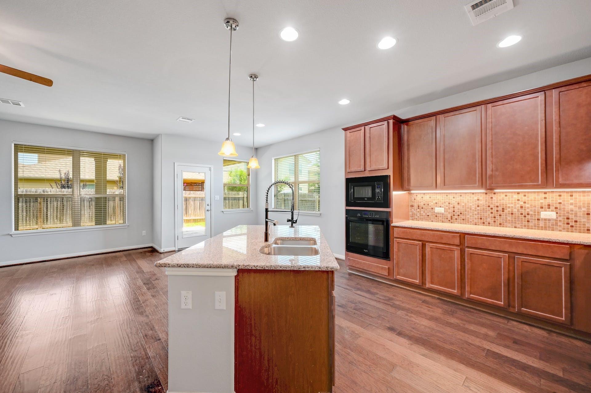176 Flannery Ln, Buda, TX 78610