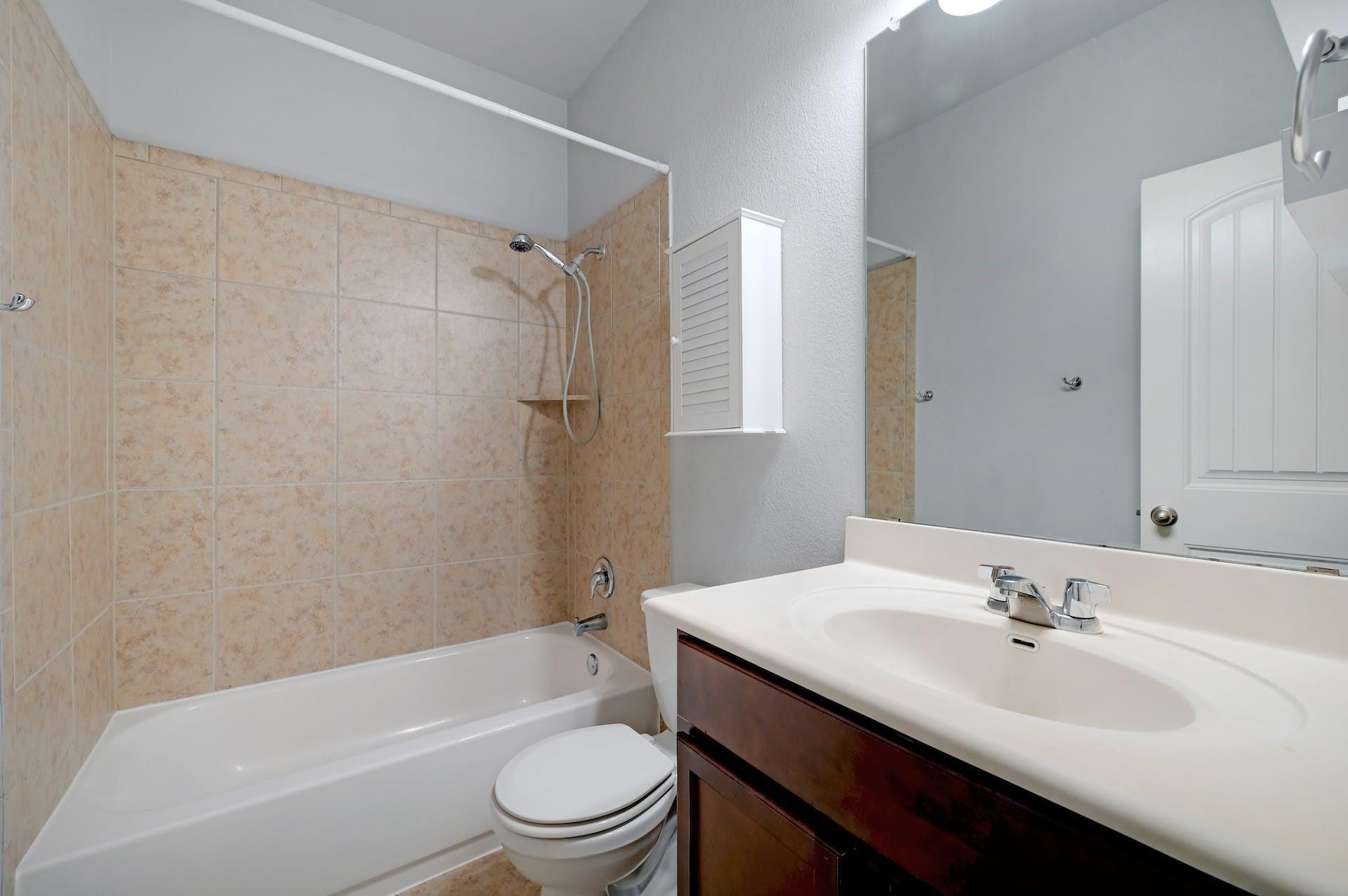 176 Flannery Ln, Buda, TX 78610