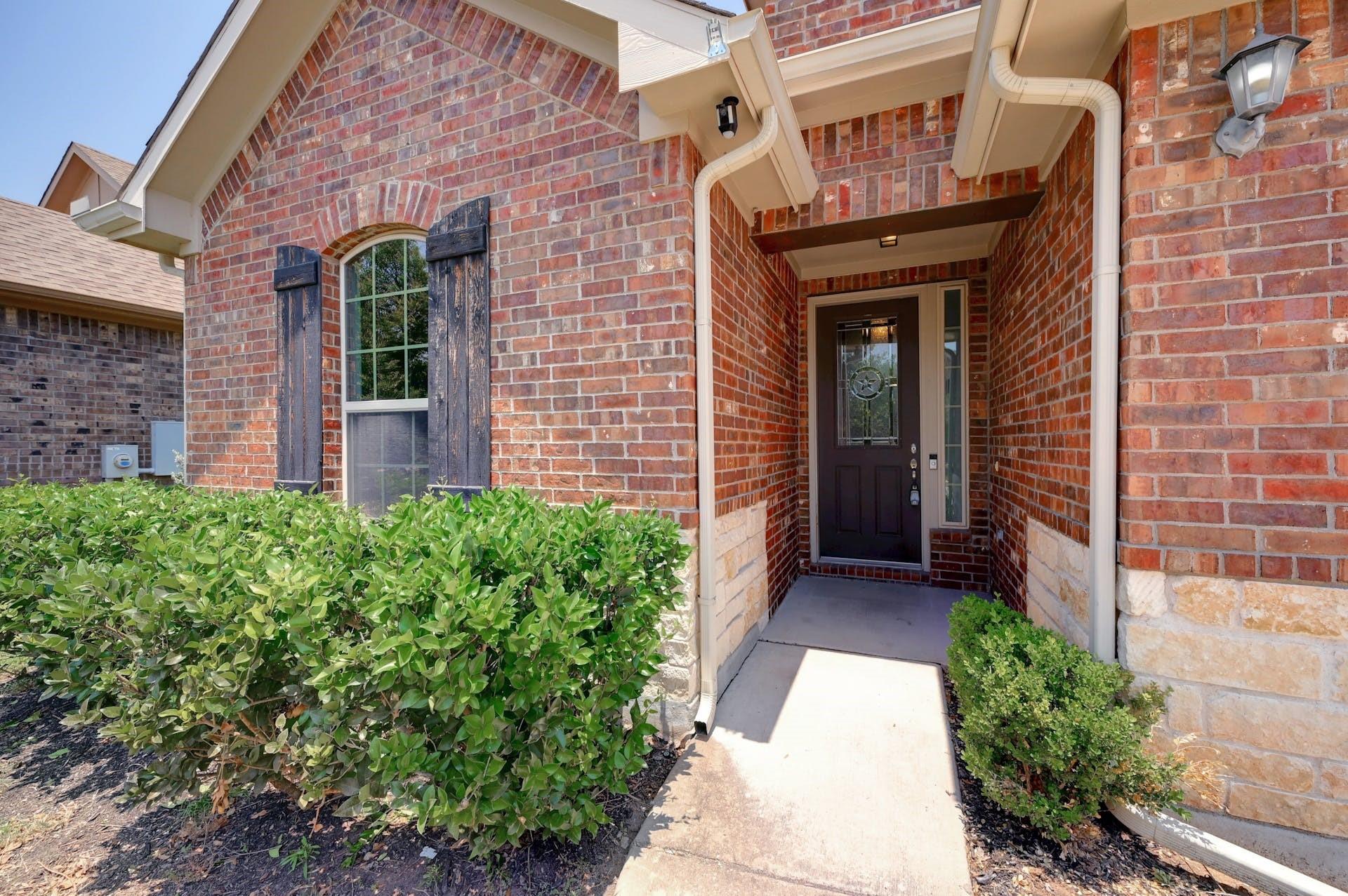 176 Flannery Ln, Buda, TX 78610