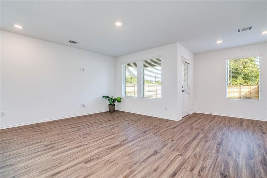 194 George Neggan Ln, Bastrop, TX 78602