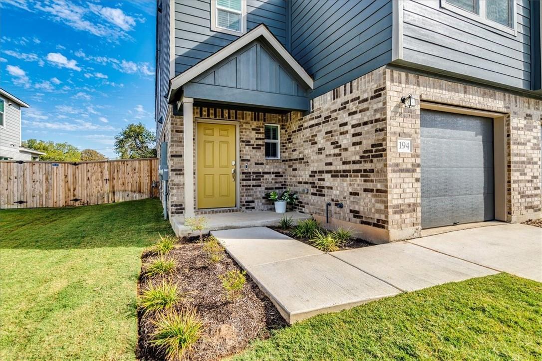 194 George Neggan Ln, Bastrop, TX 78602