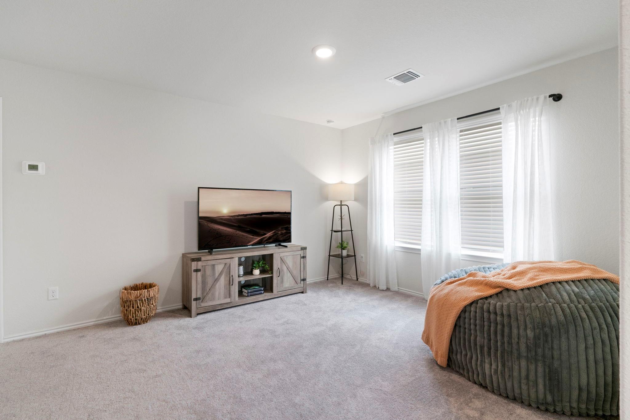 33 Snowy Plover Ln, Leander, TX 78641