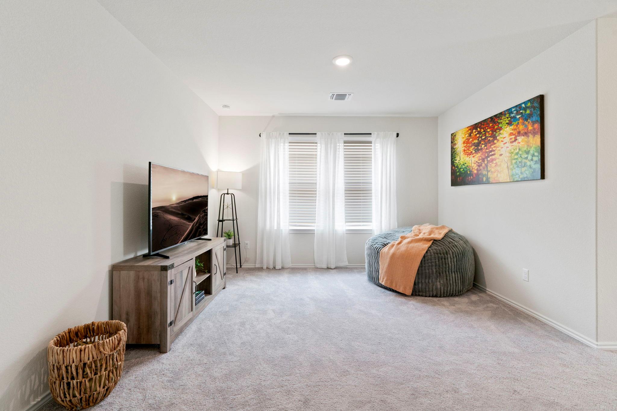 33 Snowy Plover Ln, Leander, TX 78641