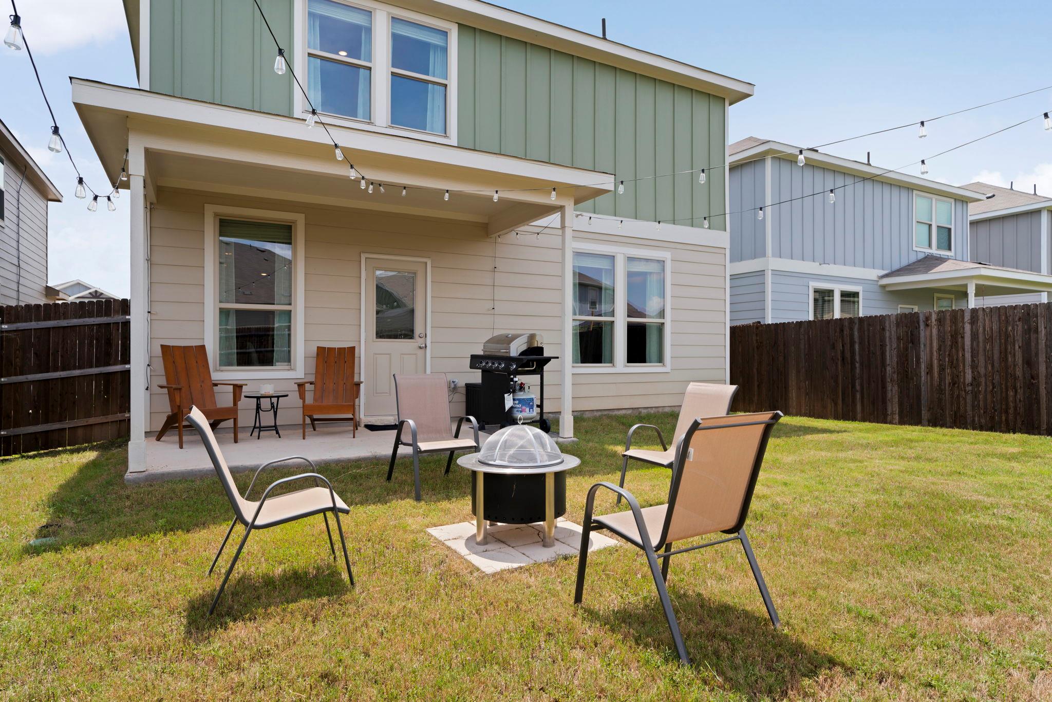 33 Snowy Plover Ln, Leander, TX 78641