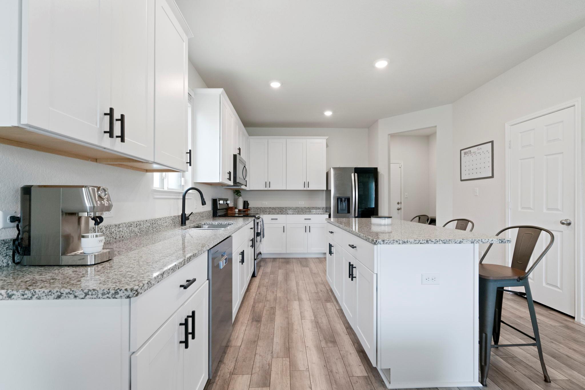 33 Snowy Plover Ln, Leander, TX 78641