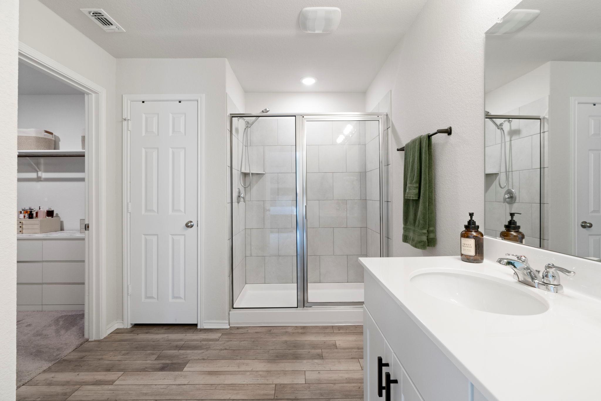 33 Snowy Plover Ln, Leander, TX 78641