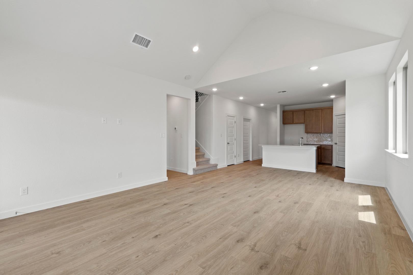 1104 Universal Dr, Hutto, TX 78634