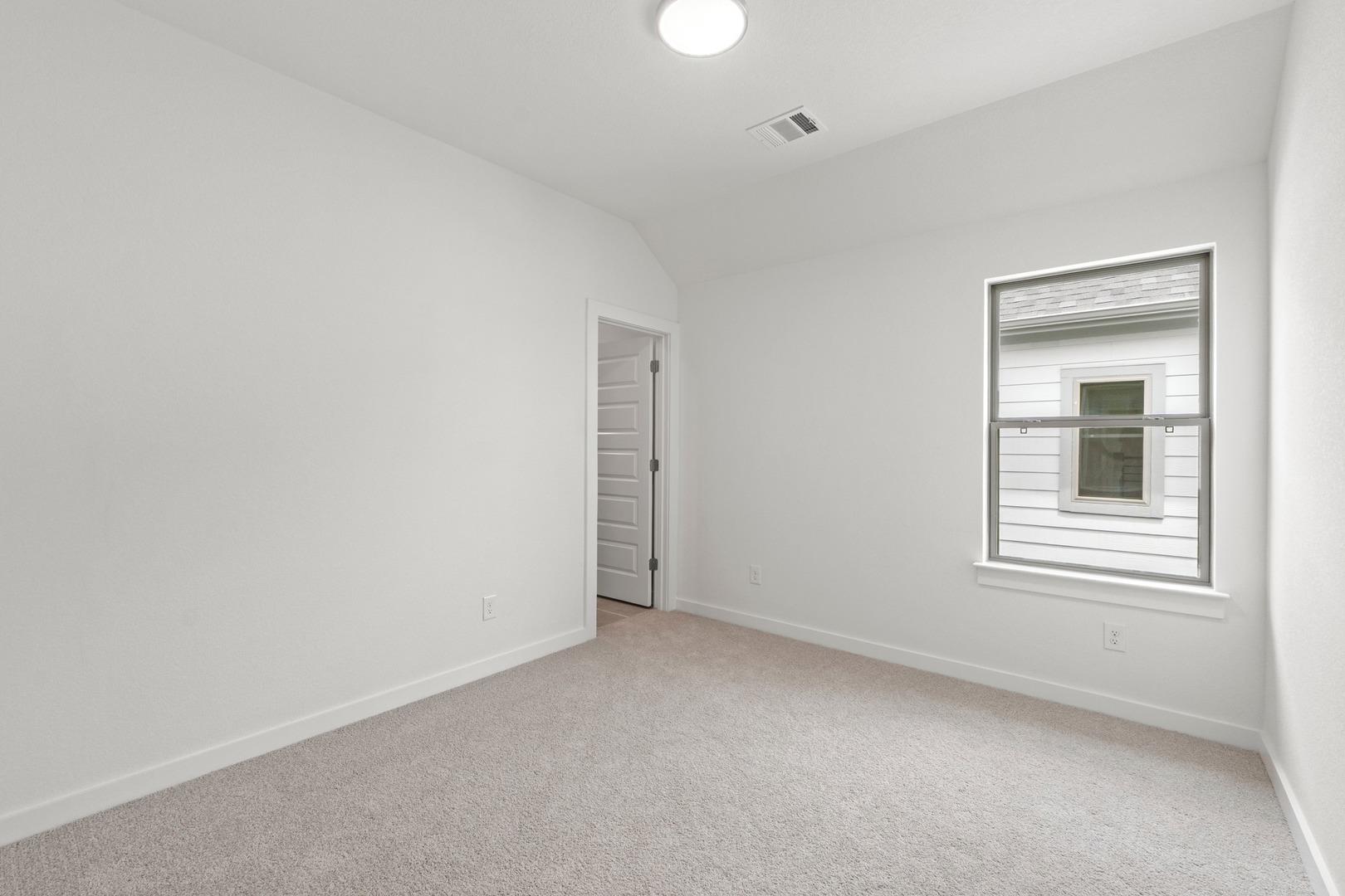 1104 Universal Dr, Hutto, TX 78634