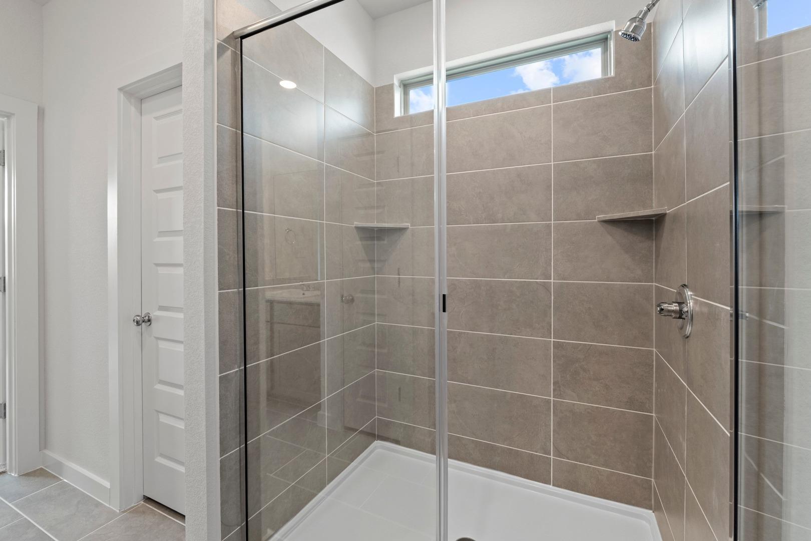 1104 Universal Dr, Hutto, TX 78634