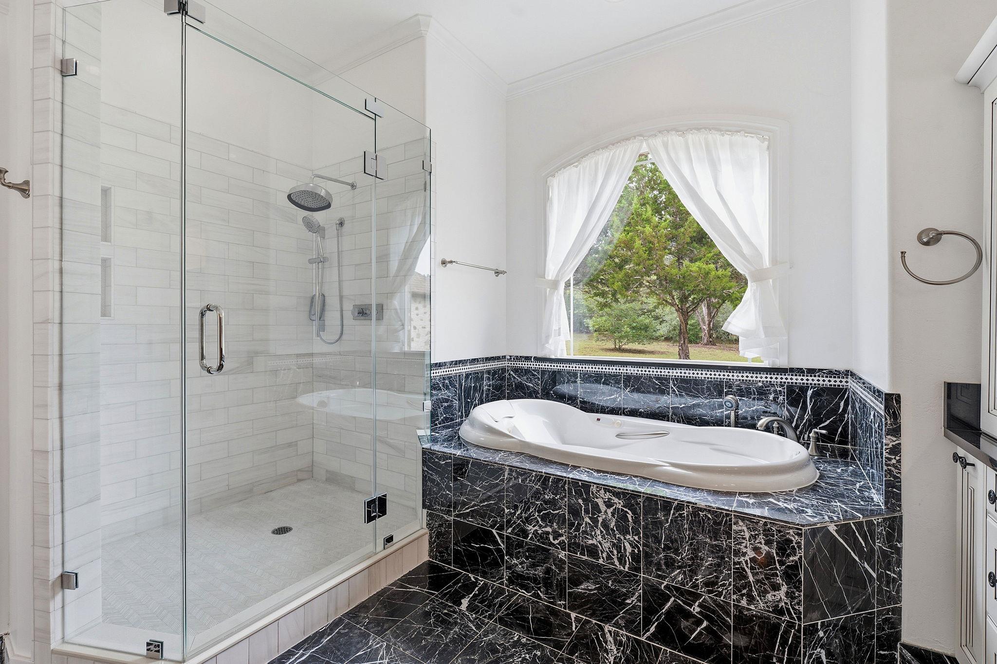 8121 Bluff Trl, Austin, TX 78737