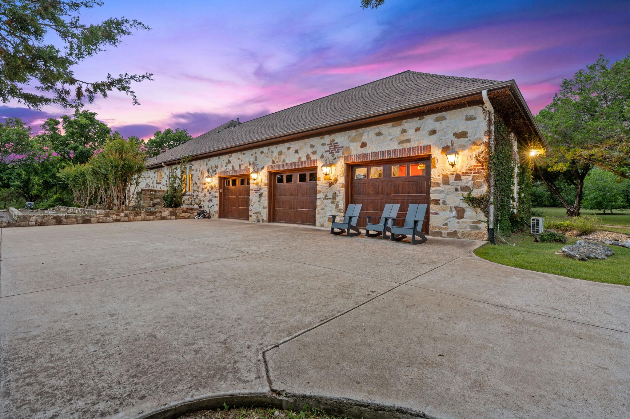 8121 Bluff Trl, Austin, TX 78737