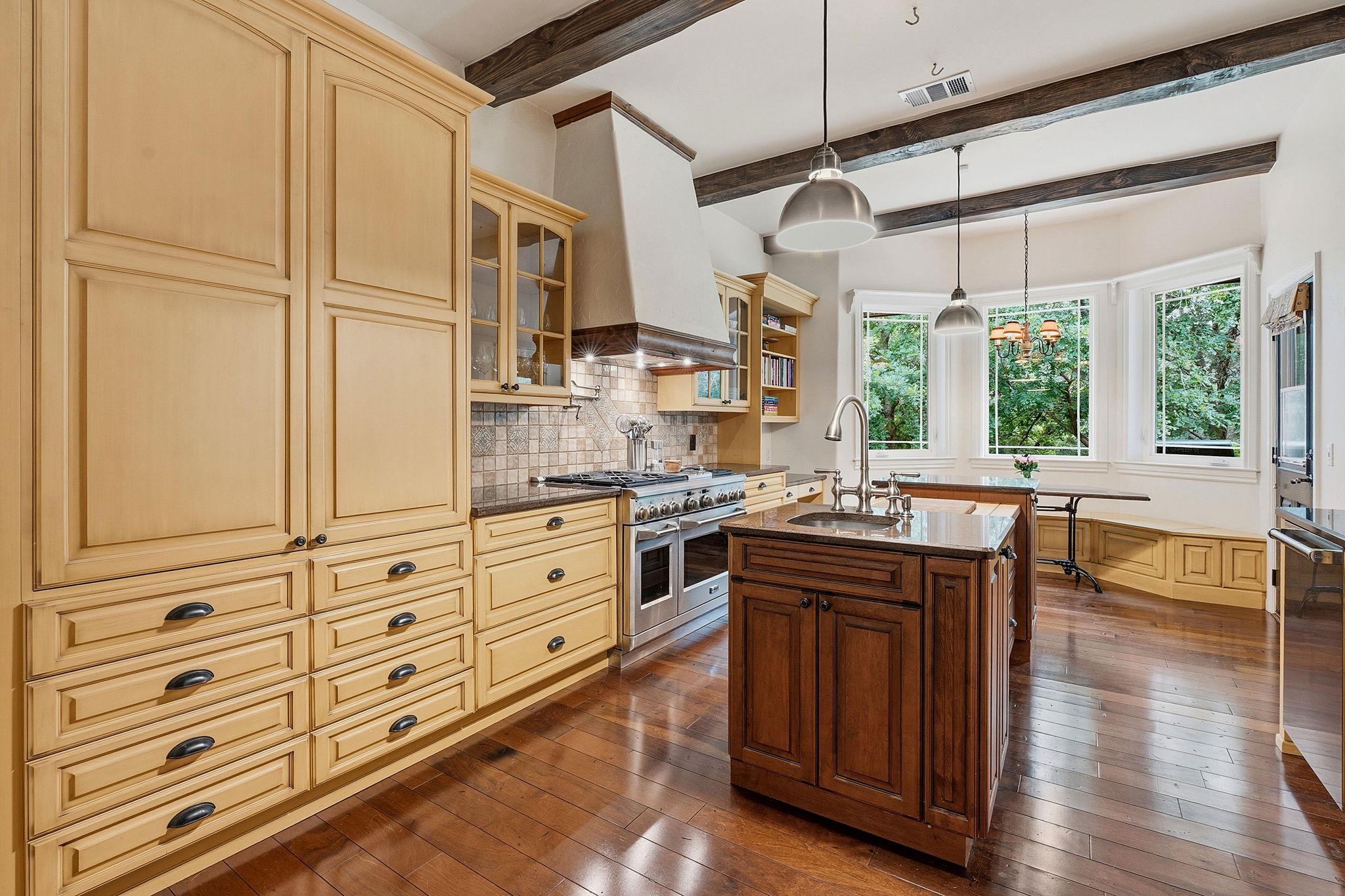 8121 Bluff Trl, Austin, TX 78737