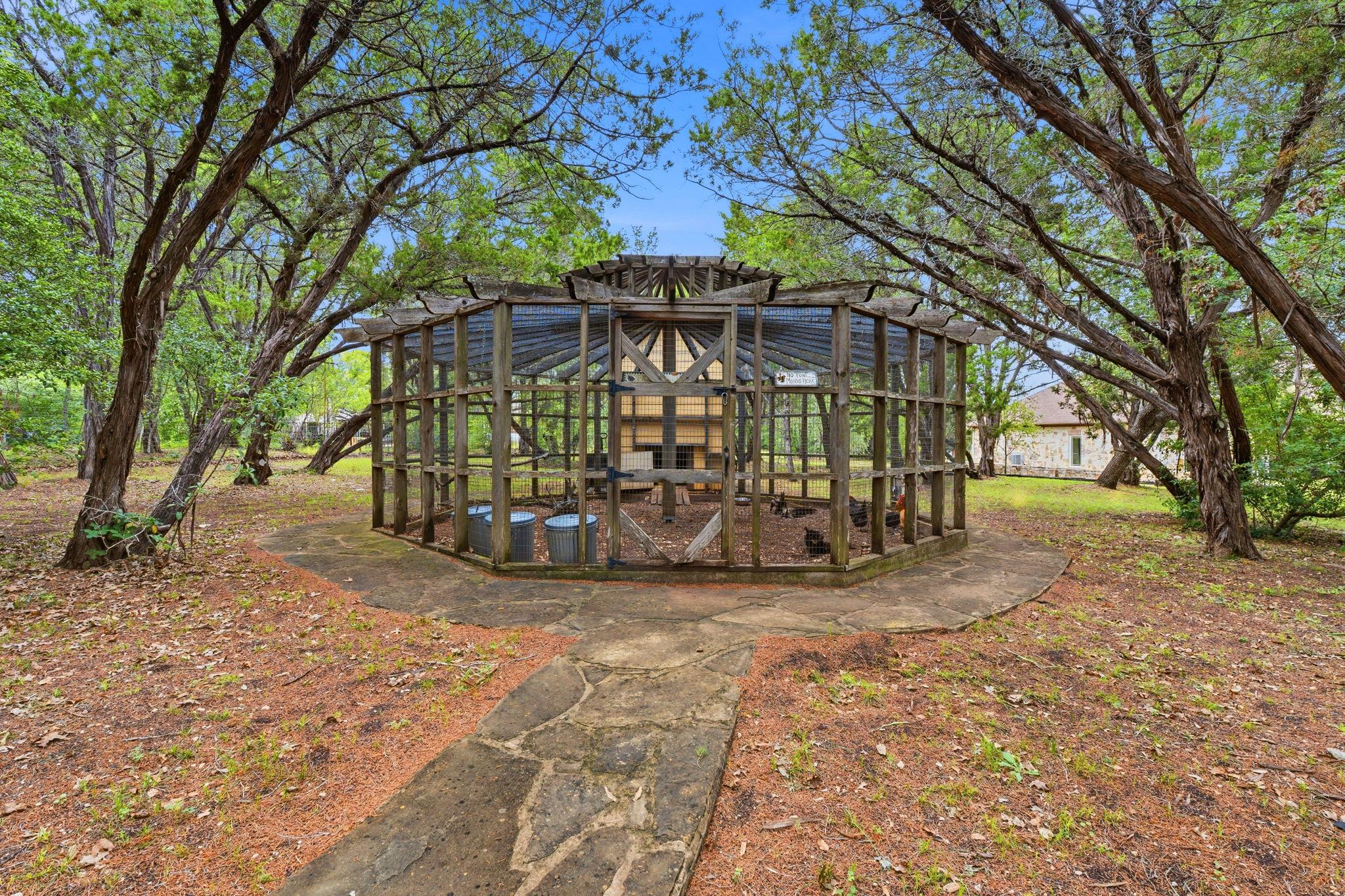 8121 Bluff Trl, Austin, TX 78737