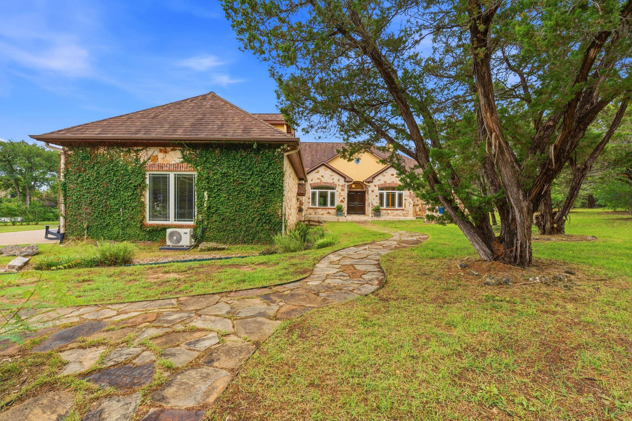 8121 Bluff Trl, Austin, TX 78737