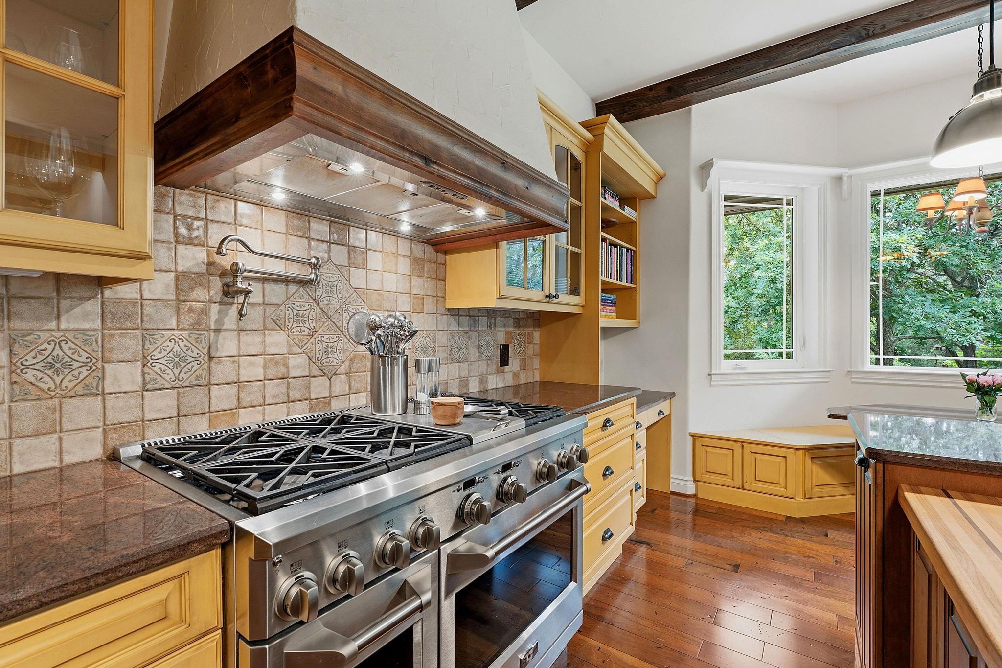 8121 Bluff Trl, Austin, TX 78737