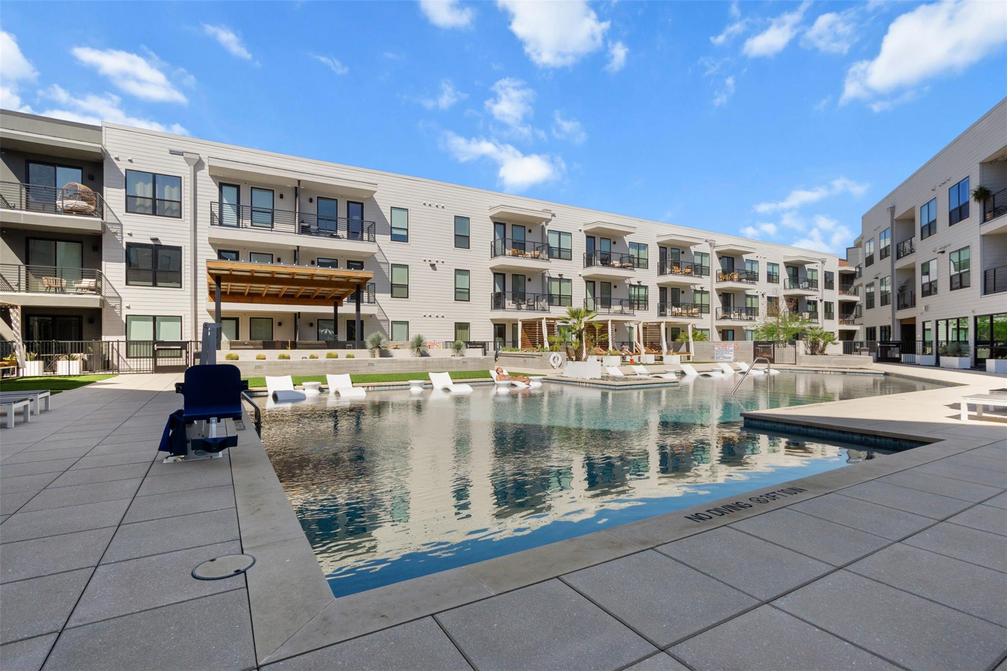1701 Simond Ave # 418, Austin, TX 78723