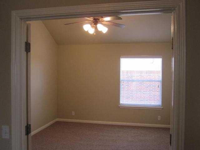 728 Abbeyglen Castle Dr, Pflugerville, TX 78660