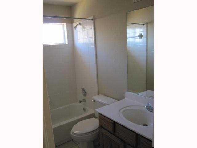 728 Abbeyglen Castle Dr, Pflugerville, TX 78660