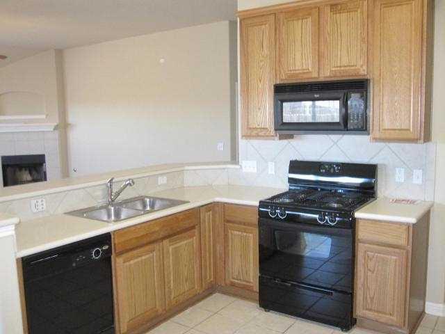 728 Abbeyglen Castle Dr, Pflugerville, TX 78660