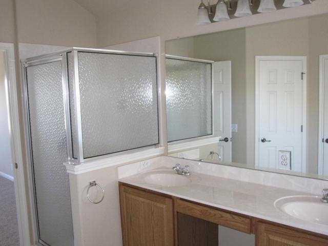 728 Abbeyglen Castle Dr, Pflugerville, TX 78660