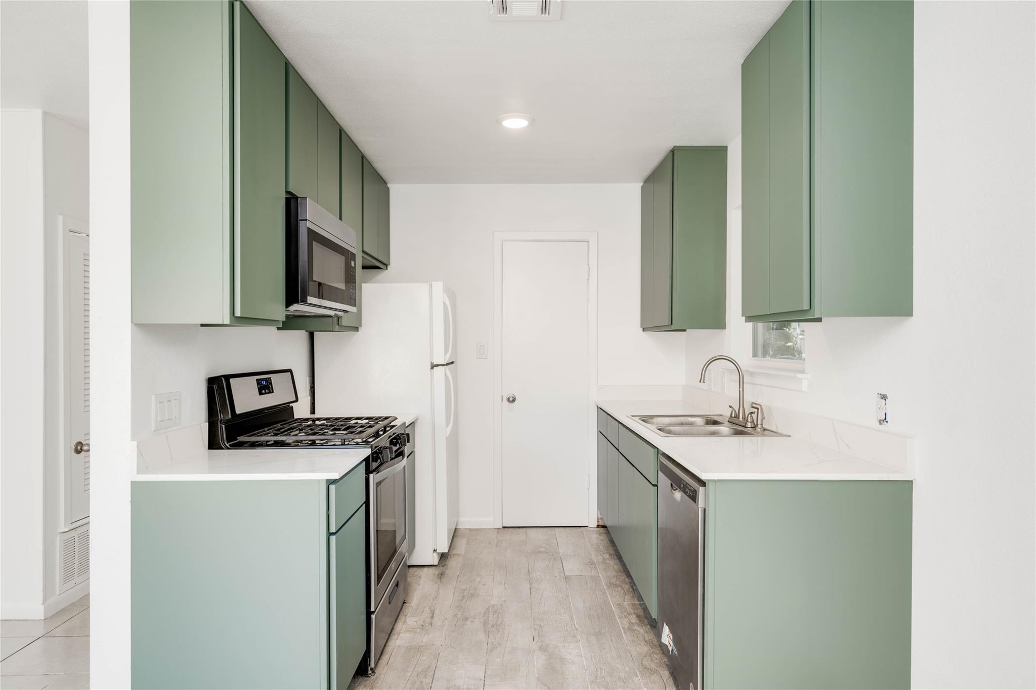 3304 Dolphin Cv # A, Austin, TX 78704
