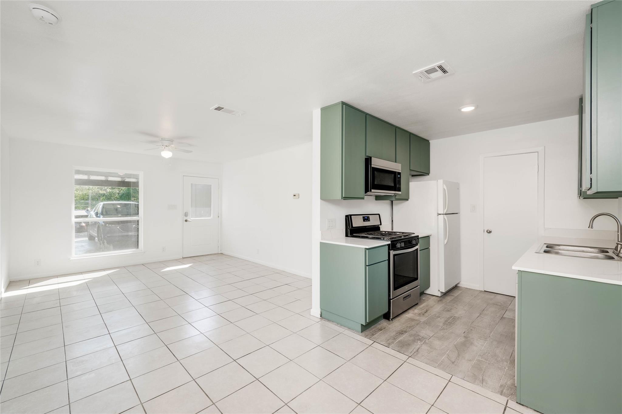 3304 Dolphin Cv # A, Austin, TX 78704