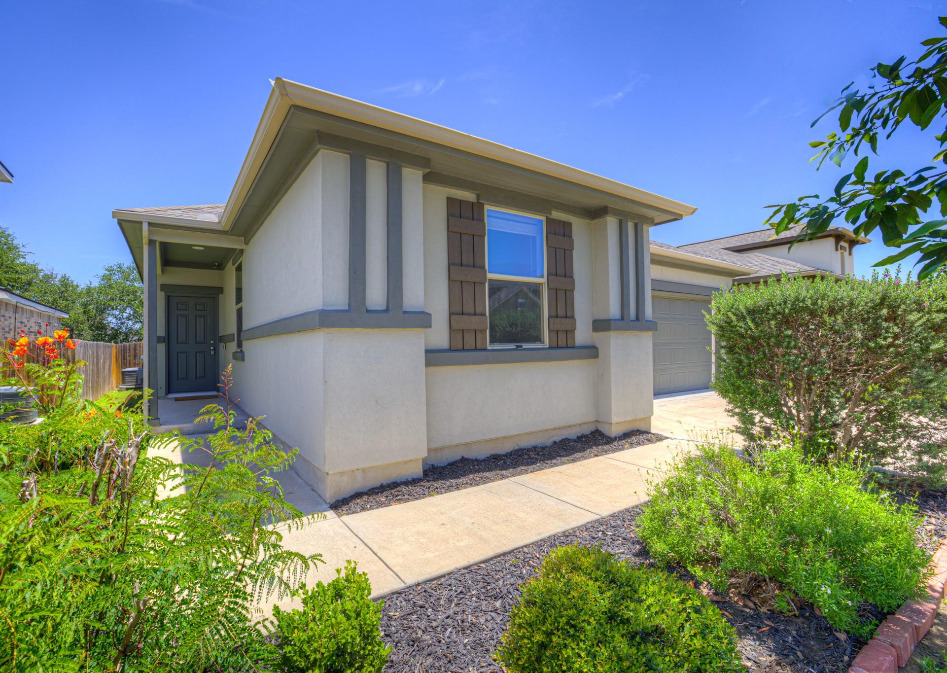 216 MARY MAX Cir, San Marcos, TX 78666