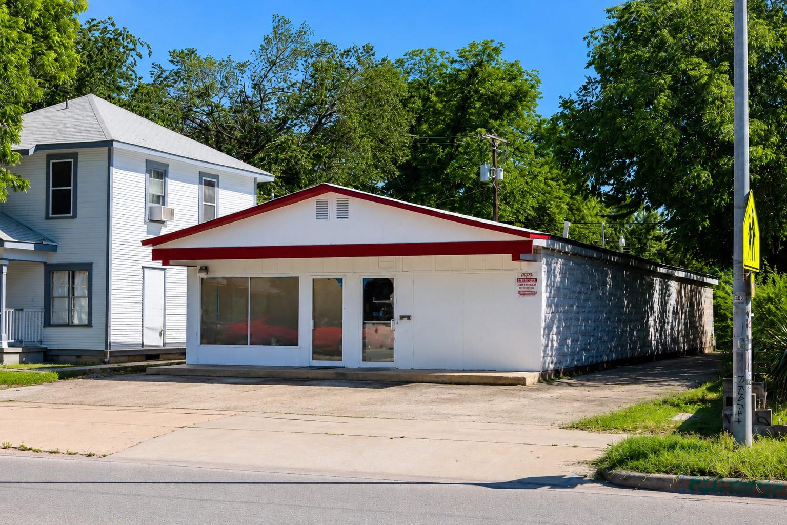 2113 E Cesar Chavez St, Austin, TX 78702