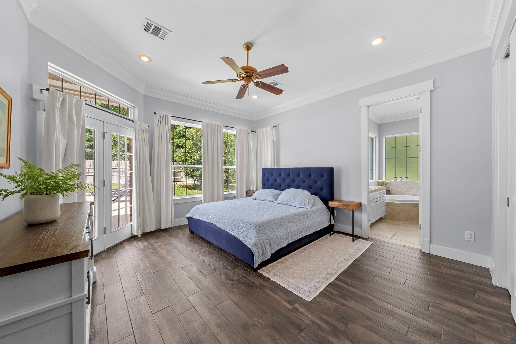 520 Goodnight Trl, Dripping Springs, TX 78620
