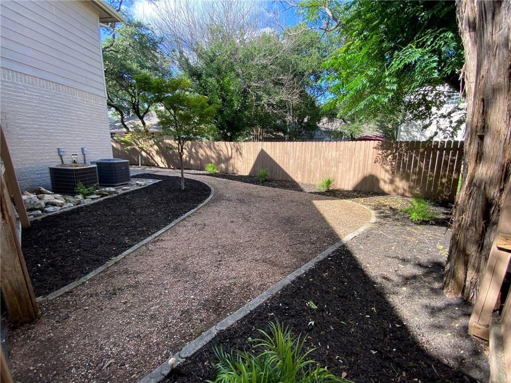 4 Muirfield Greens Cv, Lakeway, TX 78738