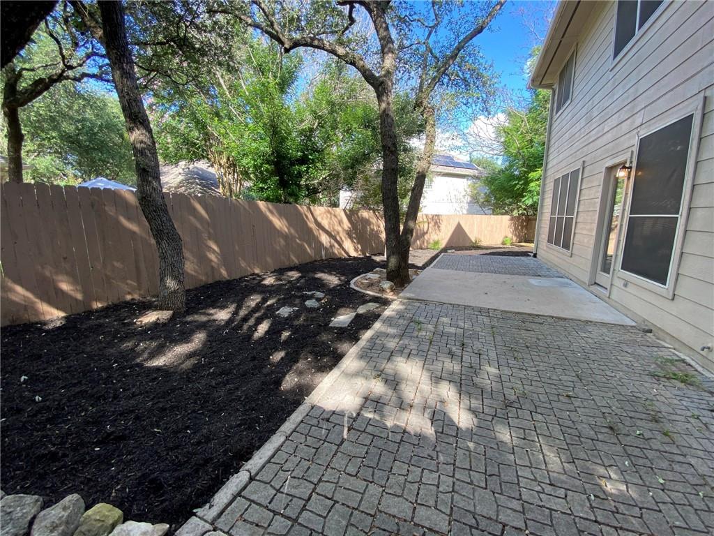 4 Muirfield Greens Cv, Lakeway, TX 78738