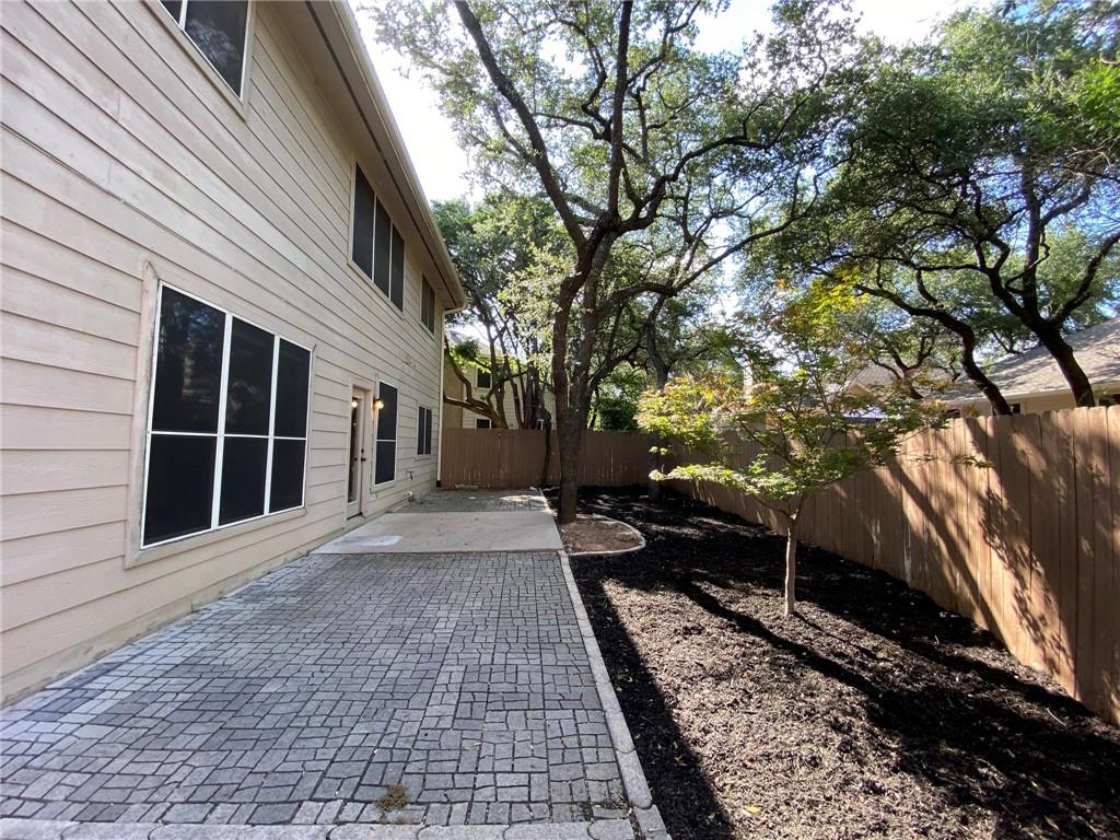 4 Muirfield Greens Cv, Lakeway, TX 78738