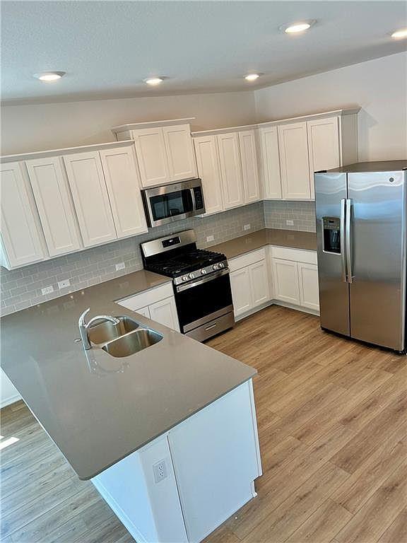 290 Silver Glen Dr, Kyle, TX 78640