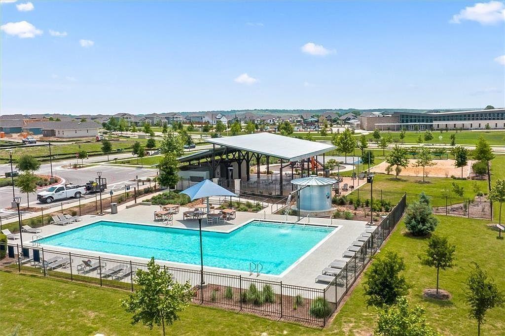 290 Silver Glen Dr, Kyle, TX 78640