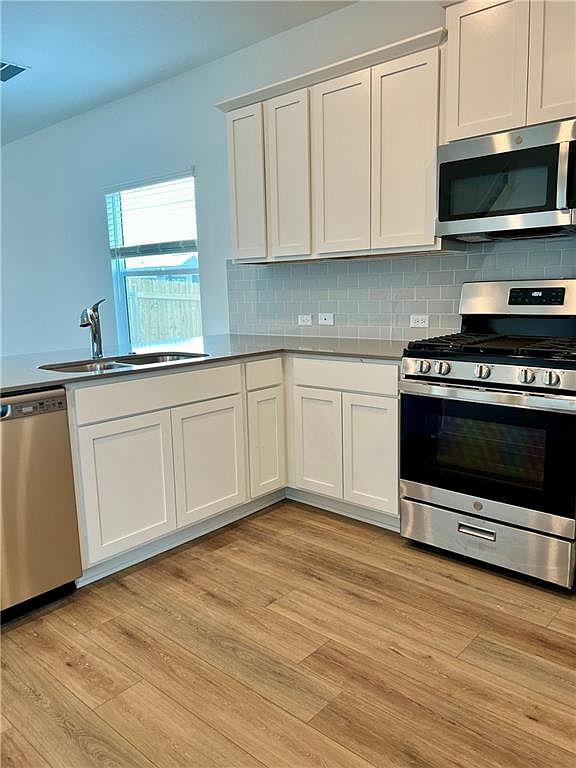 290 Silver Glen Dr, Kyle, TX 78640