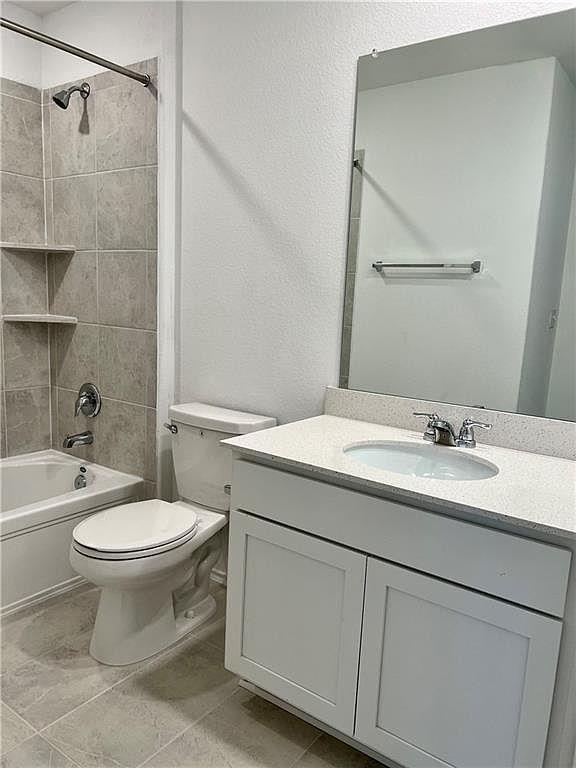 290 Silver Glen Dr, Kyle, TX 78640
