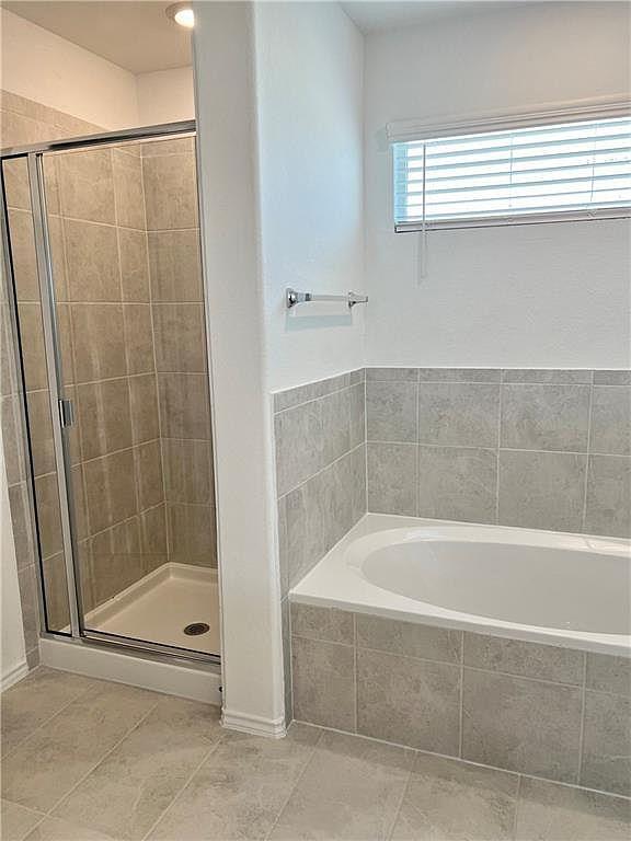 290 Silver Glen Dr, Kyle, TX 78640