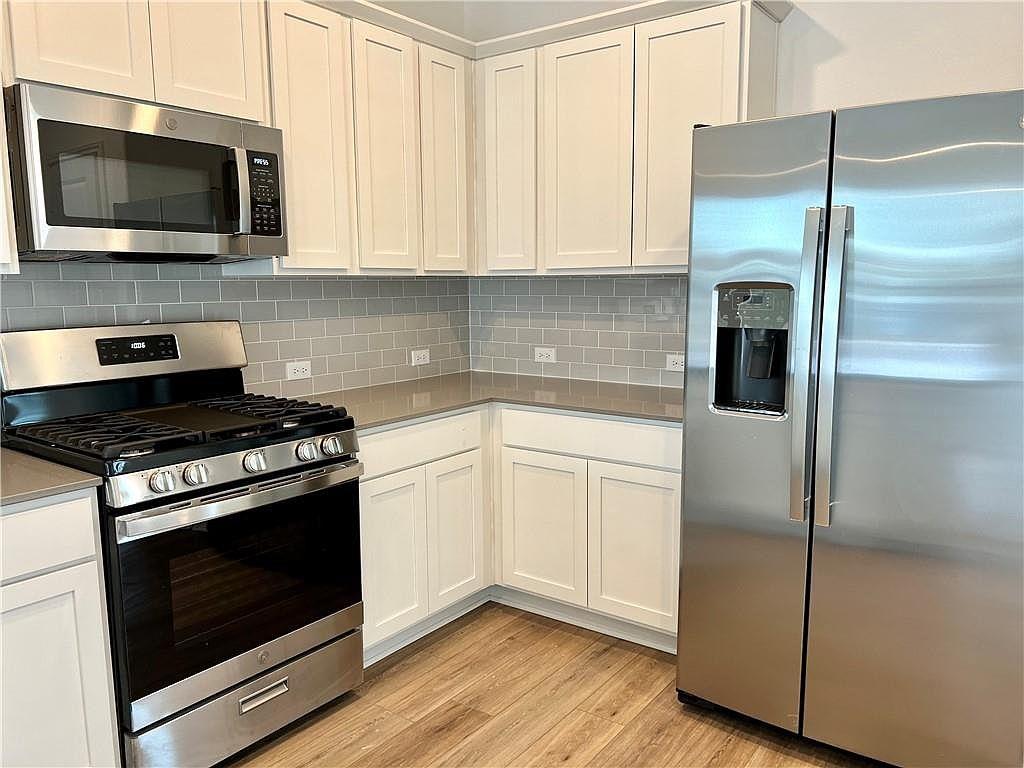290 Silver Glen Dr, Kyle, TX 78640