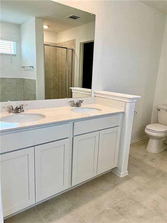 290 Silver Glen Dr, Kyle, TX 78640