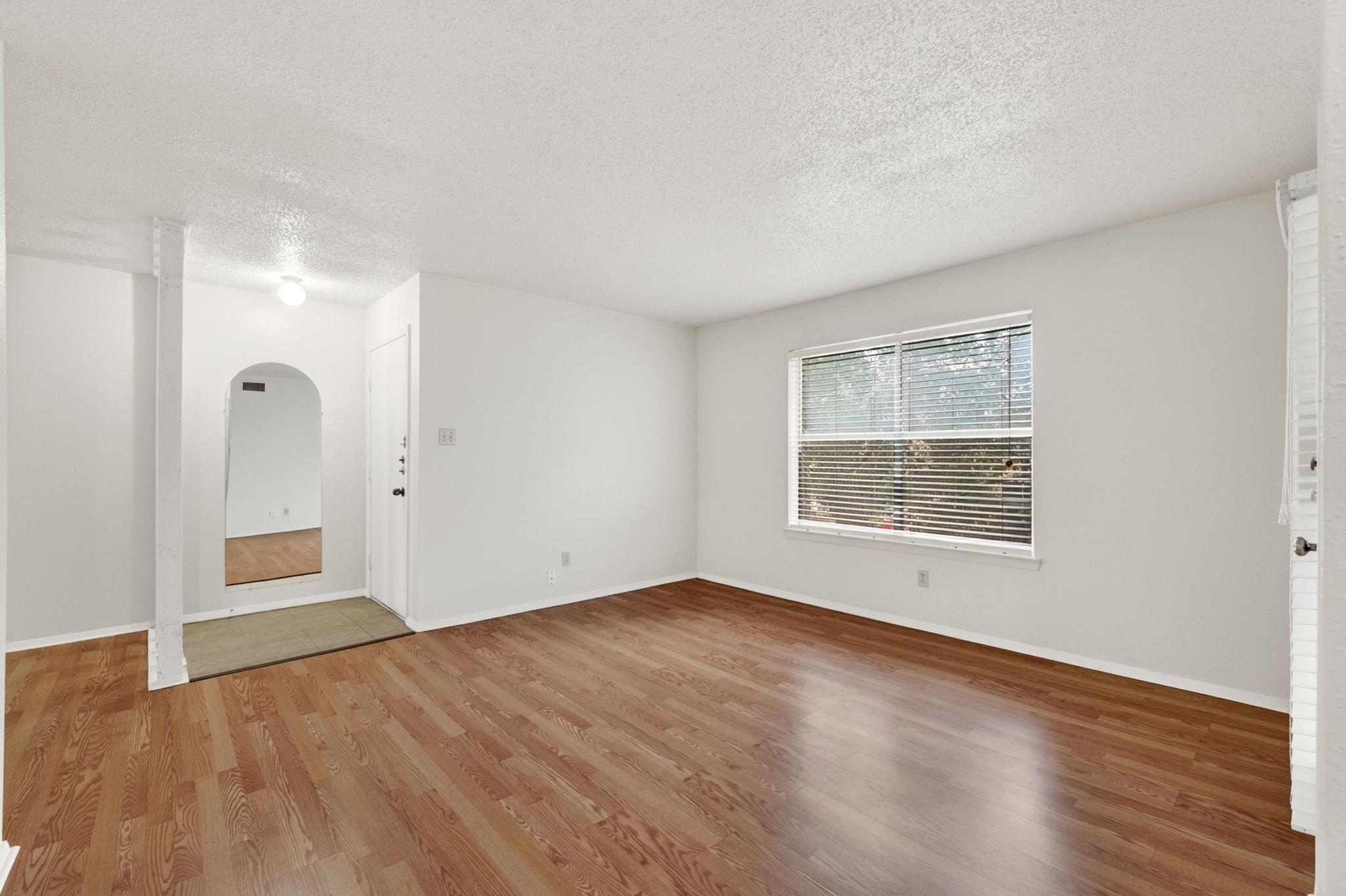 8210 Bent Tree Rd # 256, Austin, TX 78759